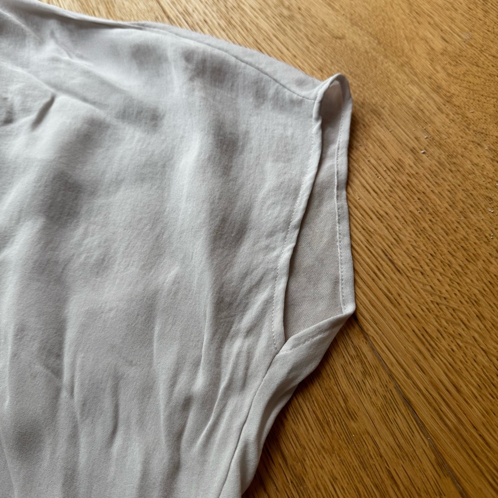 VINCE 100% silk V-neck Popover Blouse cream - S - Picture 11 of 15